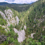 Poiana Glăvoi-Piatra Galbenei-Avenul Borțig-Cheile Galbenei-Poiana Florilor-Peștera Ghețarul de la Focul Viu
