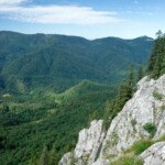 Poiana Glăvoi-Piatra Galbenei-Avenul Borțig-Cheile Galbenei-Poiana Florilor-Peștera Ghețarul de la Focul Viu